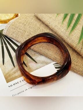 Square Tortoiseshell Resin Bangle - Deep Brown Amber ( Small Wrist)